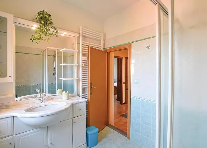 3 Bedroom Cozy In Ferienhaus *