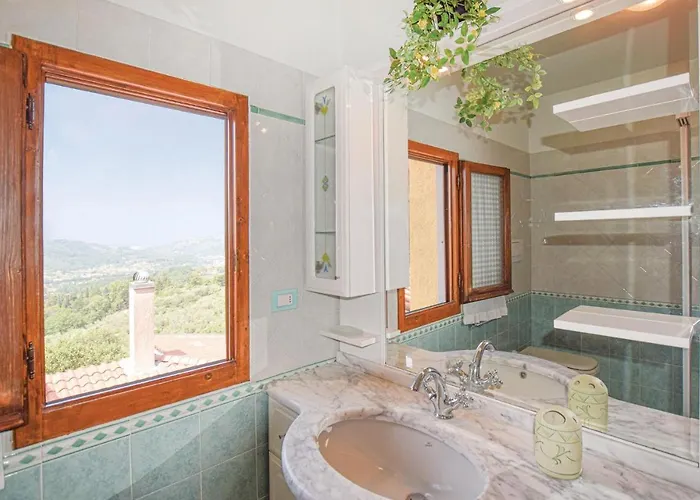 3 Bedroom Cozy In Ferienhaus Camaiore